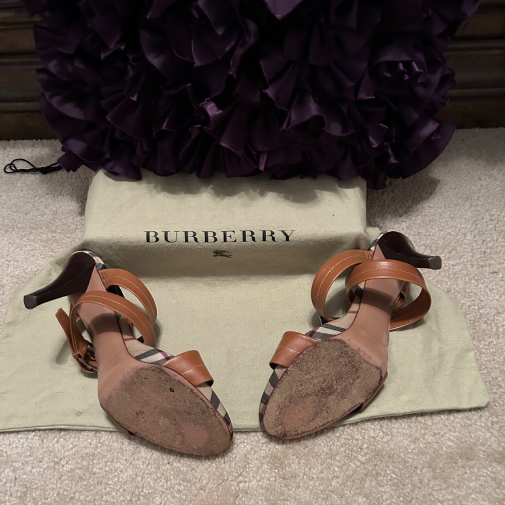 Authentic Burberry heels ( sandals) - Picture 3 of 5